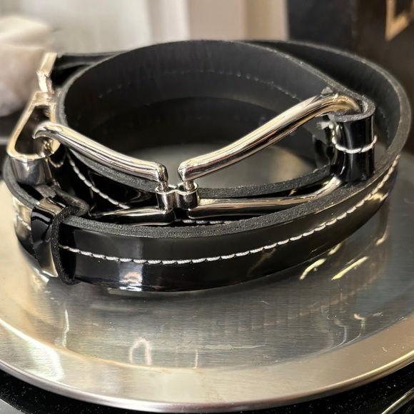 Laura Petites Black Patent Adjustable Belt Size M/L - Adjusts From 25” Up To 40” - Picture 4 of 4
